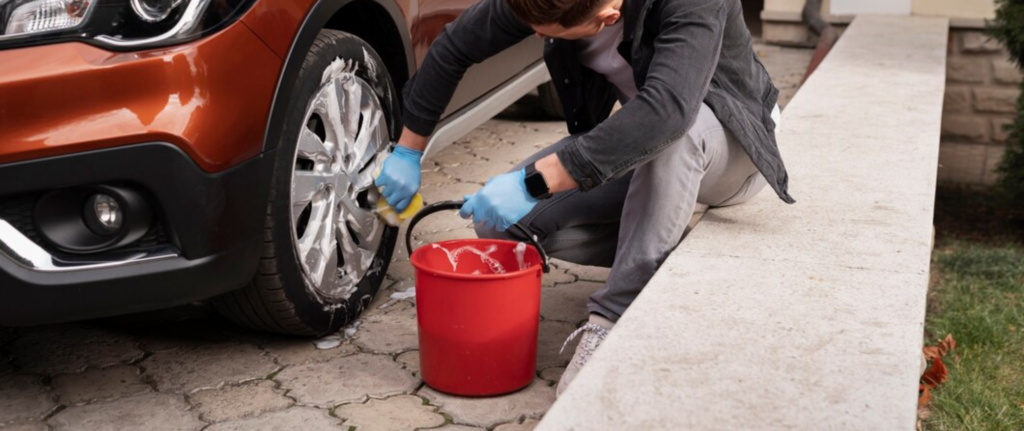 Membersihkan velg mobil