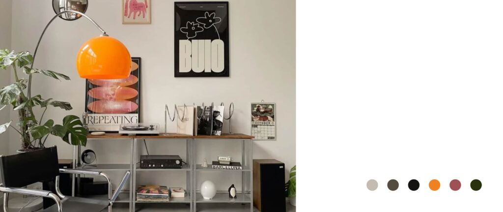 Furnitur ramping dan fungsional di ruang mid century