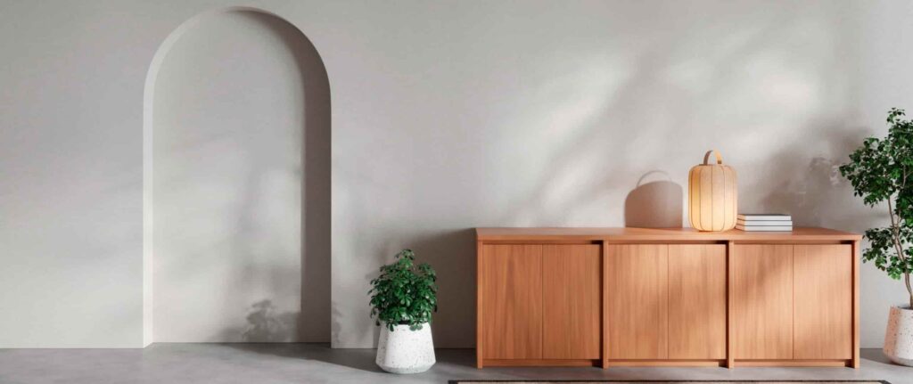 dinding warna abu-abu dan furniture kayu