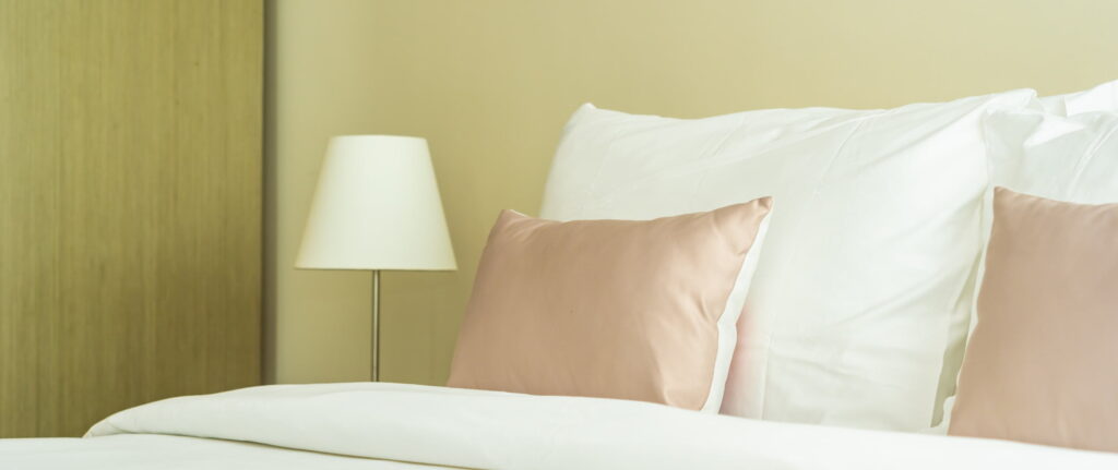 kamar tidur nuansa hijau sage