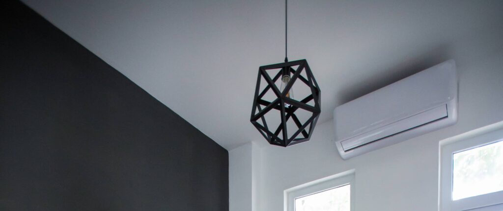 AC di ruang kerja AC di ruang kerja