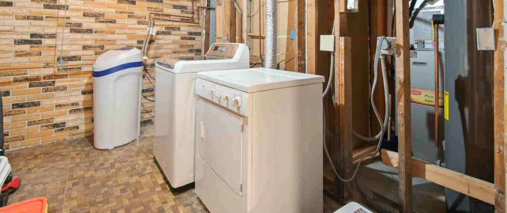 water heater, mesin cuci, dan mesin pengering di ruangan yang sama 