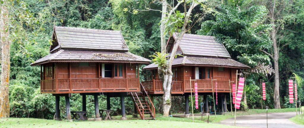 rumah panggung dengan ventilasi bawah