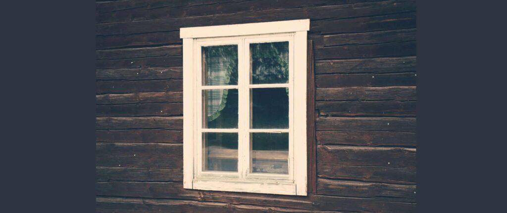 jendela di rumah kayu